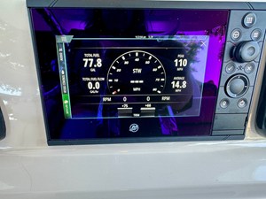 Boston Whaler 330 OUTRAGE 23 2021 Boston Whaler 330 OUTRAGE 24