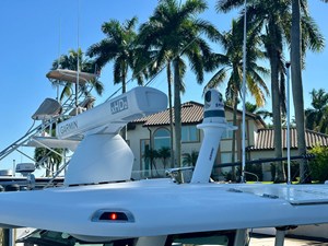 Boston Whaler 330 OUTRAGE 40 2021 Boston Whaler 330 OUTRAGE 41