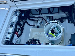 Boston Whaler 330 OUTRAGE 44 2021 Boston Whaler 330 OUTRAGE 45