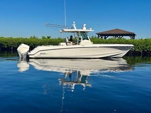 Boston Whaler 330 OUTRAGE 48 2021 Boston Whaler 330 OUTRAGE 49