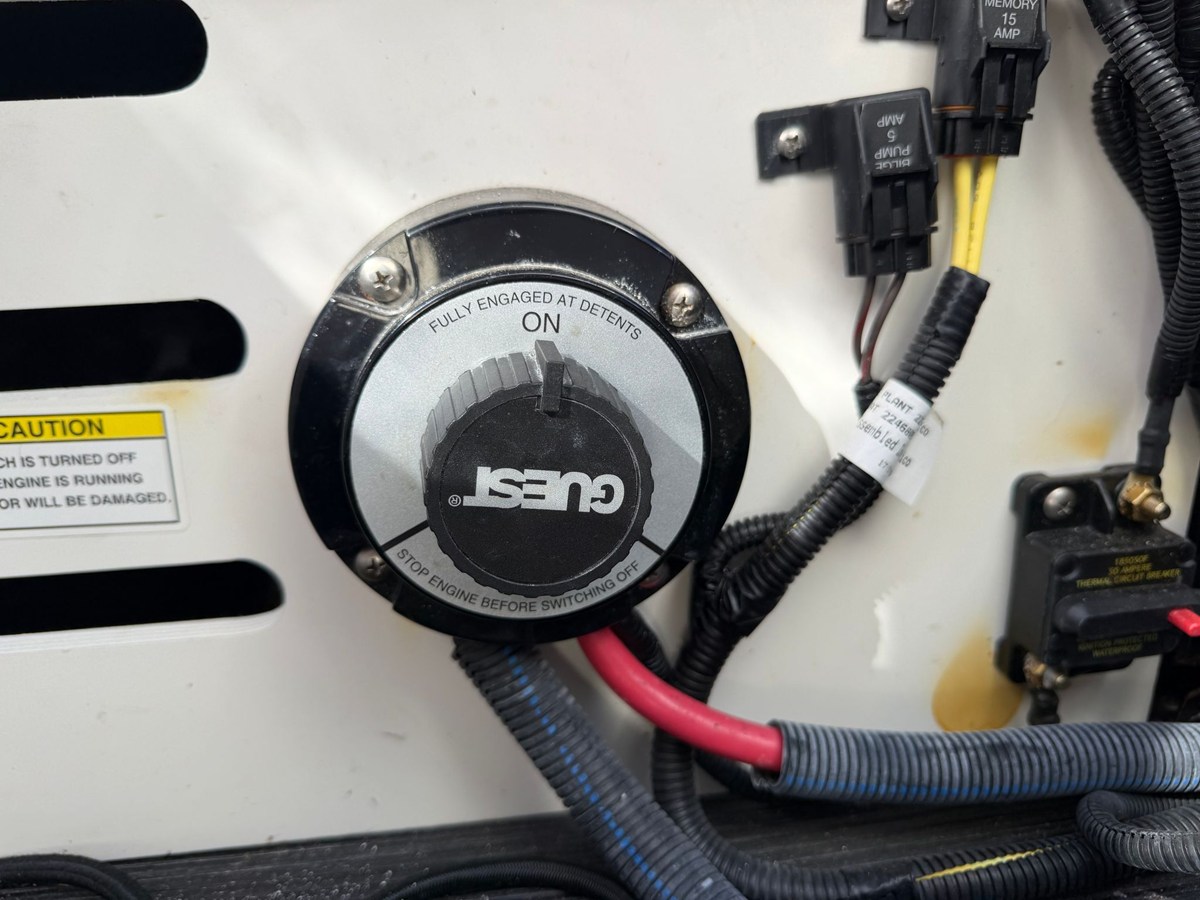 2019 Sea Ray 190 SPX 14