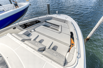 Sea Ray 370 SUNDANCER OUTBOARD 17 2022 Sea Ray 370 SUNDANCER OUTBOARD 18