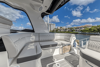 Sea Ray 370 SUNDANCER OUTBOARD 65 2022 Sea Ray 370 SUNDANCER OUTBOARD 66