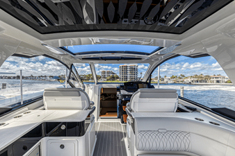 Sea Ray 370 SUNDANCER OUTBOARD 69 2022 Sea Ray 370 SUNDANCER OUTBOARD 70