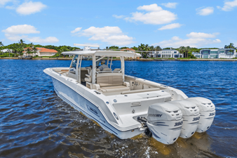 Boston Whaler 380 OUTRAGE 6 2018 Boston Whaler 380 OUTRAGE 7