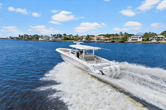 Boston Whaler 380 OUTRAGE 7 2018 Boston Whaler 380 OUTRAGE 8