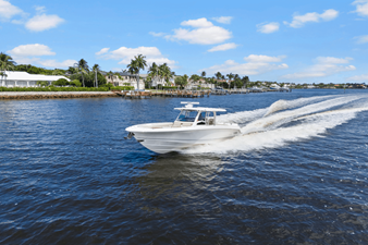 Boston Whaler 380 OUTRAGE 8 2018 Boston Whaler 380 OUTRAGE 9