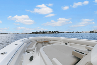 Boston Whaler 380 OUTRAGE 11 2018 Boston Whaler 380 OUTRAGE 12