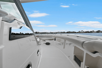 Boston Whaler 380 OUTRAGE 17 2018 Boston Whaler 380 OUTRAGE 18