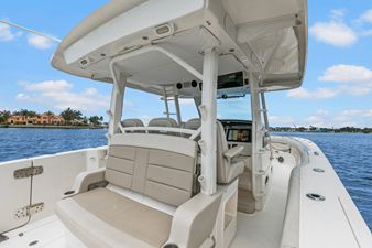 Boston Whaler 380 OUTRAGE 25 2018 Boston Whaler 380 OUTRAGE 26