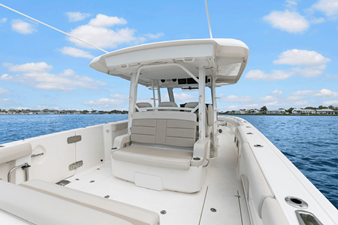 Boston Whaler 380 OUTRAGE 26 2018 Boston Whaler 380 OUTRAGE 27