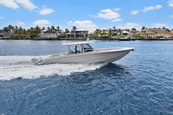 Boston Whaler 380 OUTRAGE 47 2018 Boston Whaler 380 OUTRAGE 48