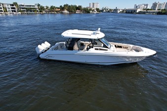 Boston Whaler 350 Realm 1 2023 Boston Whaler 350 Realm 2
