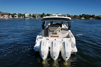 Boston Whaler 350 Realm 6 2023 Boston Whaler 350 Realm 7
