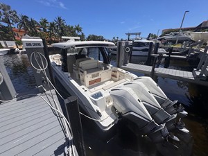 Boston Whaler 350 Realm 10 2023 Boston Whaler 350 Realm 11