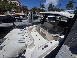 Boston Whaler 350 Realm 12 2023 Boston Whaler 350 Realm 13
