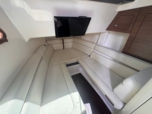 Boston Whaler 350 Realm 19 2023 Boston Whaler 350 Realm 20