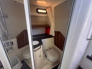 Boston Whaler 350 Realm 20 2023 Boston Whaler 350 Realm 21