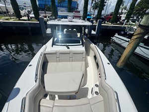 Boston Whaler 350 Realm 23 2023 Boston Whaler 350 Realm 24