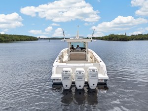 Boston Whaler 380 OUTRAGE 4 2018 Boston Whaler 380 OUTRAGE 5
