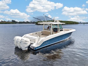 Boston Whaler 380 OUTRAGE 7 2018 Boston Whaler 380 OUTRAGE 8