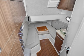 Boston Whaler 380 OUTRAGE 18 2018 Boston Whaler 380 OUTRAGE 19