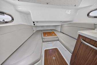 Boston Whaler 380 OUTRAGE 26 2018 Boston Whaler 380 OUTRAGE 27