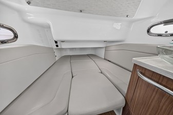Boston Whaler 380 OUTRAGE 27 2018 Boston Whaler 380 OUTRAGE 28