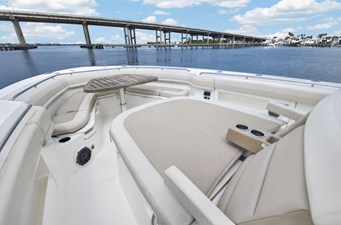 Boston Whaler 380 OUTRAGE 34 2018 Boston Whaler 380 OUTRAGE 35