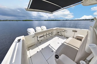 Boston Whaler 380 OUTRAGE 36 2018 Boston Whaler 380 OUTRAGE 37