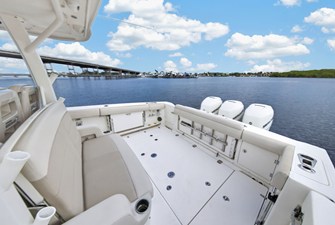 Boston Whaler 380 OUTRAGE 38 2018 Boston Whaler 380 OUTRAGE 39