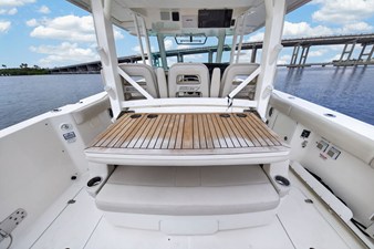 Boston Whaler 380 OUTRAGE 41 2018 Boston Whaler 380 OUTRAGE 42