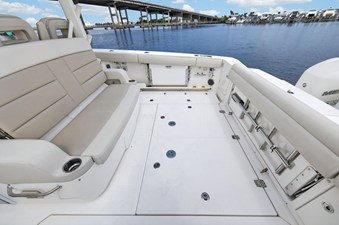 Boston Whaler 380 OUTRAGE 45 2018 Boston Whaler 380 OUTRAGE 46