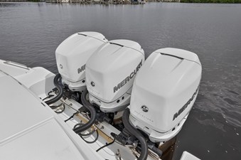 Boston Whaler 380 OUTRAGE 49 2018 Boston Whaler 380 OUTRAGE 50