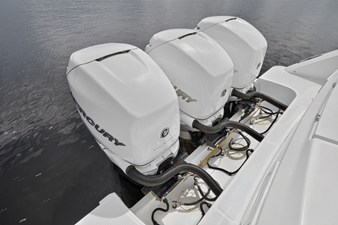 Boston Whaler 380 OUTRAGE 51 2018 Boston Whaler 380 OUTRAGE 52
