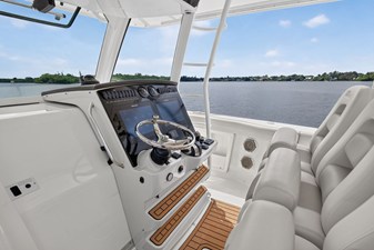 Boston Whaler 380 OUTRAGE 55 2018 Boston Whaler 380 OUTRAGE 56