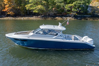Pursuit DC 365 DUAL CONSOLE 0 2019 Pursuit DC 365 DUAL CONSOLE 1