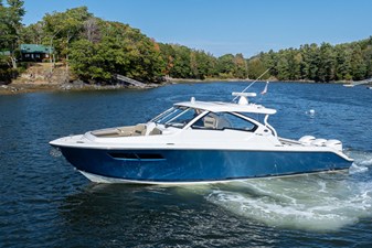 Pursuit DC 365 DUAL CONSOLE 1 2019 Pursuit DC 365 DUAL CONSOLE 2
