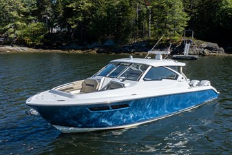 Pursuit DC 365 DUAL CONSOLE 4 2019 Pursuit DC 365 DUAL CONSOLE 5