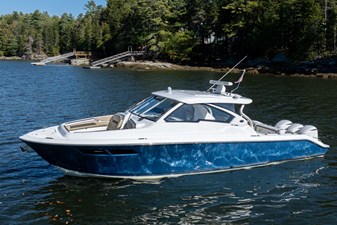 Pursuit DC 365 DUAL CONSOLE 5 2019 Pursuit DC 365 DUAL CONSOLE 6