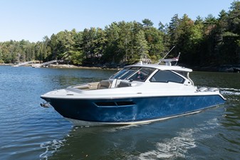 Pursuit DC 365 DUAL CONSOLE 16 2019 Pursuit DC 365 DUAL CONSOLE 17
