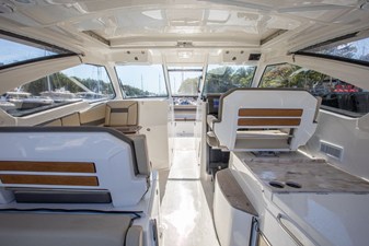Pursuit DC 365 DUAL CONSOLE 17 2019 Pursuit DC 365 DUAL CONSOLE 18