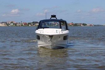 Sea Ray Sundancer 370 Outboard 3 2026 Sea Ray Sundancer 370 Outboard 4
