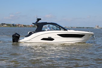 Sea Ray Sundancer 370 Outboard 6 2026 Sea Ray Sundancer 370 Outboard 7