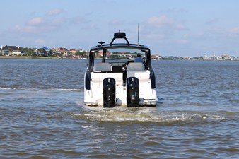Sea Ray Sundancer 370 Outboard 9 2026 Sea Ray Sundancer 370 Outboard 10