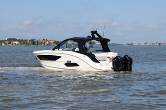 Sea Ray Sundancer 370 Outboard 11 2026 Sea Ray Sundancer 370 Outboard 12