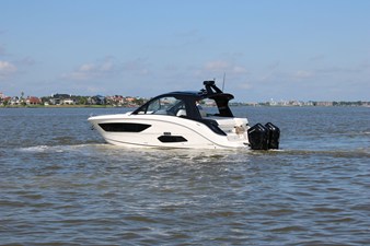 Sea Ray Sundancer 370 Outboard 12 2026 Sea Ray Sundancer 370 Outboard 13