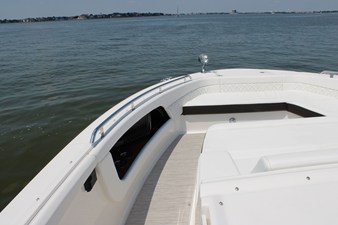 Sea Ray Sundancer 370 Outboard 47 2026 Sea Ray Sundancer 370 Outboard 48