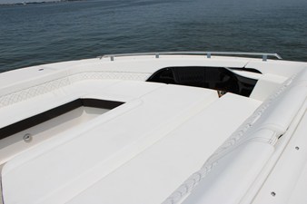 Sea Ray Sundancer 370 Outboard 48 2026 Sea Ray Sundancer 370 Outboard 49