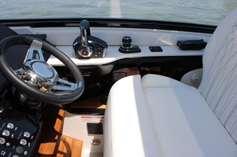 Sea Ray Sundancer 370 Outboard 63 2026 Sea Ray Sundancer 370 Outboard 64